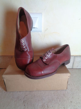 Chaussures 40's P.32 et 33
