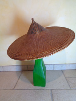 Chapeau asiatique en rotin