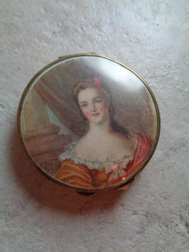 Poudrier 1900