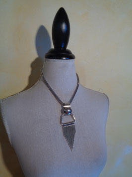 Collier plastron argenté