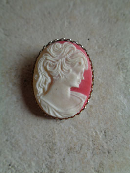 Broche camé