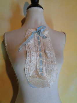 Plastron dentelle