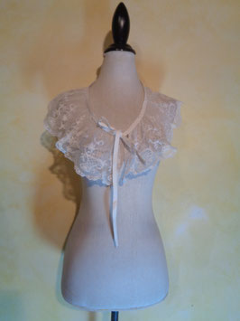Col tulle brodé 1900