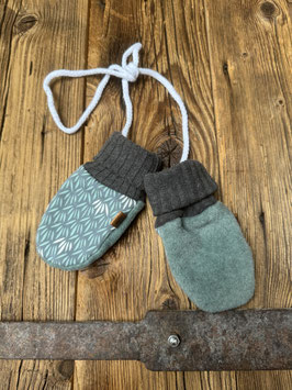 Baby Fleecefäustlinge aus ÖkoTex Fleece in mint