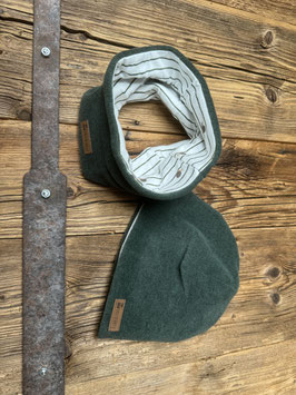 Fleeceset aus Mütze und Loop tannengrün mit Schnecken