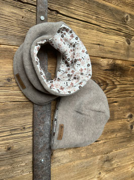 Fleeceset aus Mütze und Loop beige mit Blümchen