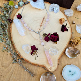 Collier Pendule Egyptien en Quartz Rose