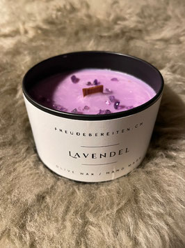 Lavendel mit Edelsteindekor