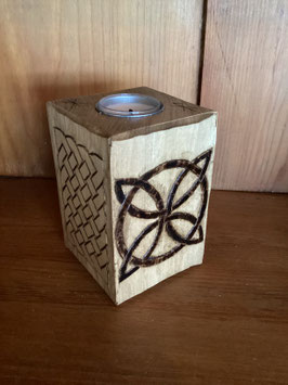 Holzteelicht Schildknoten