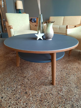 UPCYCLED VINTAGE COUCHTISCH 1950er / 1960er JAHRE EICHE UND NEUER BESCHICHTUNG DUNKELGRAU