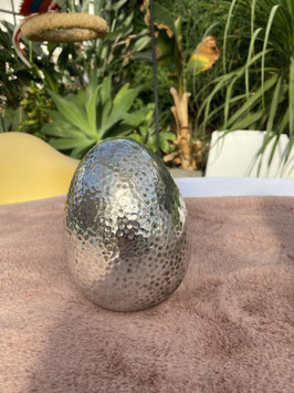 Großes Keramik-Ei in Silber, 15 cm hoch