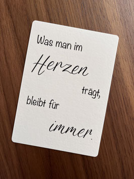 Trauerkarte 'was man im Herzen trägt'