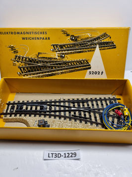 1 aiguillage droit   occasion excellent état  3 R   HO 1/87   Réf: 5202   MARKLIN   LT3D-1229