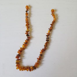 Collier perles d'ambre baroques 32 cm, fermoir par vissage