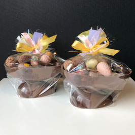 Chocolade ei op voet