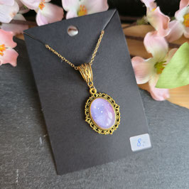 Kette mit kleinem Anhänger  Lila