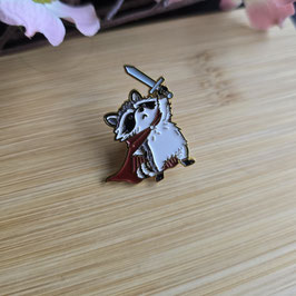 Pin Waschbär Krieger