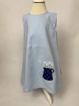 Kleid mit Applikation in Blaudruck und Stickerei Größe 92