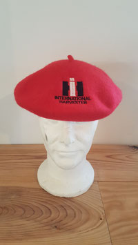 béret noir brodé IH