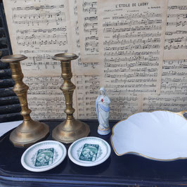 Mooie antieke tiptrays van Boch Freres voor Bal & Co, datering 1910, diameter 10 cm prijs per stuk