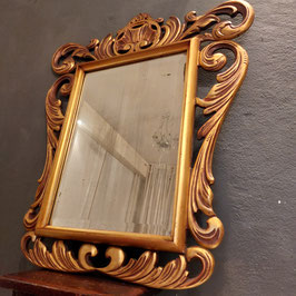 Prachtige antieke facet geslepen spiegel, in bois dore lijst. Zie ook het mooie foxed glas van de spiegel, om je vingers bij af te likken! Afmetingen 75 x 65 cm