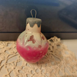 B1133 oude kerstbal roze aardbei 5,5 cm