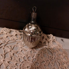 B1162 oude kerstbal zilver eikel 5,5 cm