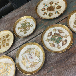 Mooie brocante set Florentijnse onderzetters, 6x 9 cm en 1x 11 cm prijs voor de set