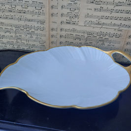 Mooie brocante schaal van wit porselein met vergulde rand van AK Kaiser, 26 x 19 cm