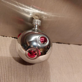 B678 oude kerstbal met rode bolletjes, hoogte 7 cm