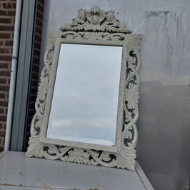 prachtige grote brocante barok spiegel, facetgeslepen, gesneden houten lijst met kuif, afmetingen 120 x 75 cm