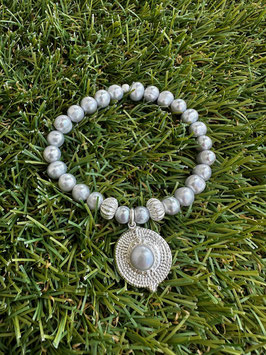 Silberfarbenes Zuchtperlenarmband