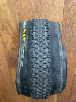 MAXXIS LARSEN