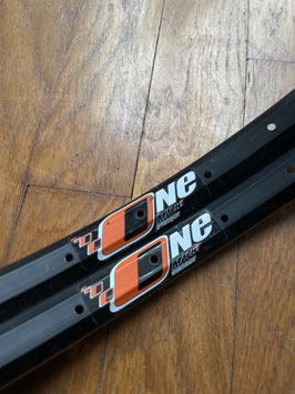 MACH 1 ONE NEUVE (PAIRE)