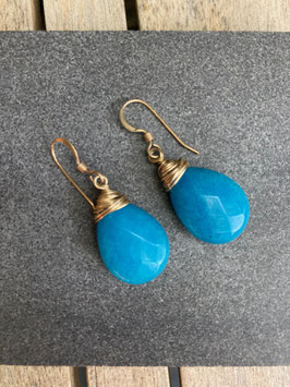 Turquois blauwe oorhangers met gouddraad