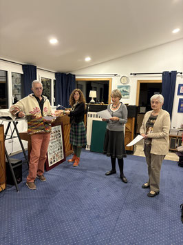Chant et cithare en trio