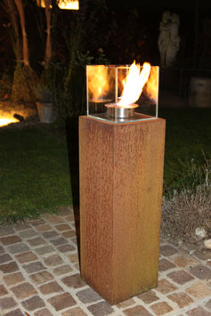 CORTEN STAHL SÄULE / PODEST MIT BIO ETHANOL FEUER