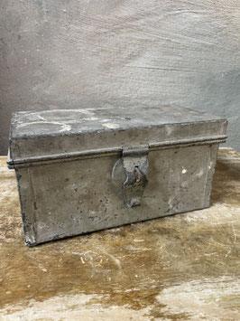 Alte Zinkkiste mit schöner Patina