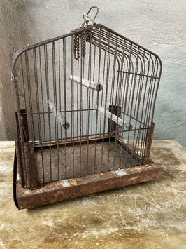 Dekorativer sehr alter Vogelkäfig