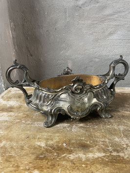Dekorative charmante Jardiniere