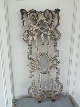 Dekoratives Eisenrelief / gefunden in Frankreich