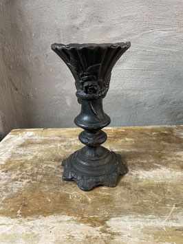 Antike französische Eisenvase