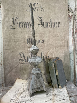 Dekorative sehr schöne Zinkspitze gefunden in Frankreich