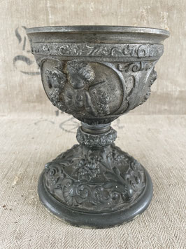 Sehr schöner dekorativer Pokal