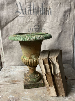 Französischer Eisenpokal mit Traum Patina