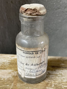 Antike Glasflasche mit schöner Patina