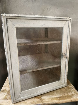 Antiker französischer Metallfliegenschrank mit sehr schöner Patina