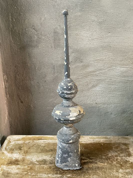 Antike Zinkspitze mit schöner Patina