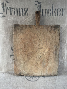 Französisches rustikales  dickes Schneidebrett seiner Patina spricht für sein Alter