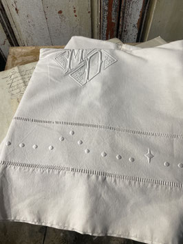 Ein antikes französisches Laken ( Baumwoll / Leinengemisch )mit einem Monogramm & Hohlsaumstickerei